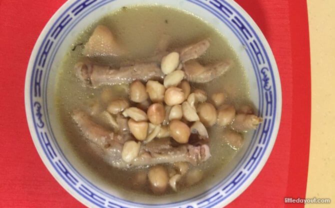 Simple Home-cooked Recipe: Chicken Feet Soup with Peanuts