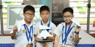 01-Flying-Rocket-Category-A-Student-Class-Champions-from-Pei-Hwa-Presbyterian-Primary-School-with-their-paper-planes