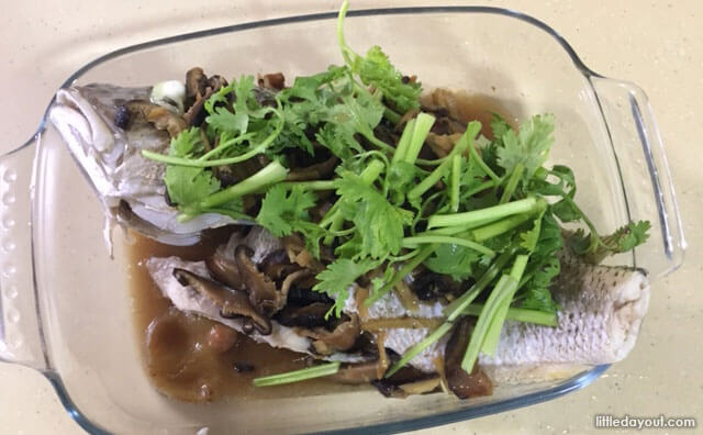 Simple Home-cooked Recipe: Steamed Fish With Mushroom And Ginger Home-cooked Recipe - Steamed Fish