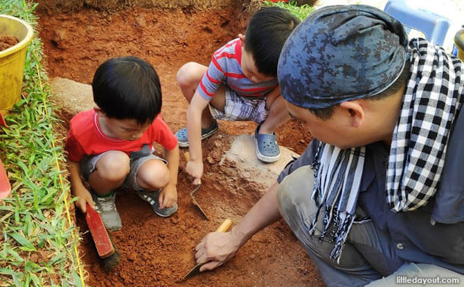 01-archaeologist-in-singapore