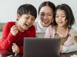 Bite-sized Parenting: 5 Ways to Ensure Healthy Device Usage in Children