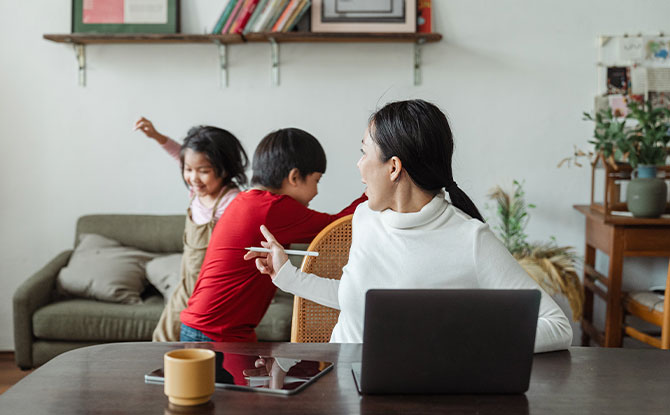 01-bsp-parenting Bite-Sized Parenting: Tips on Insta-Mums on How to Encourage Children to Play Independently