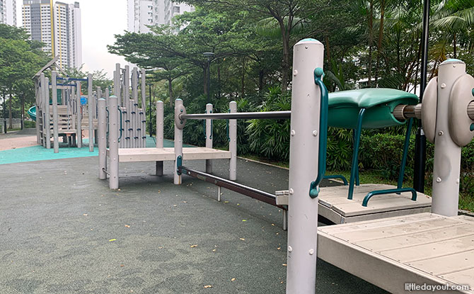 Casa Clementi Playground: Gondola, Rope Bridge and Climbing Wall