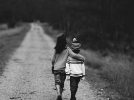 Ways to Help a Grieving Friend: What To Say & Do