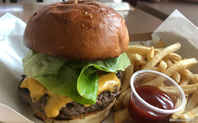 Hammee’s At Commonwealth Crescent Market & Food Centre: Gourmet Cheeseburger Experience At A Hawker Centre