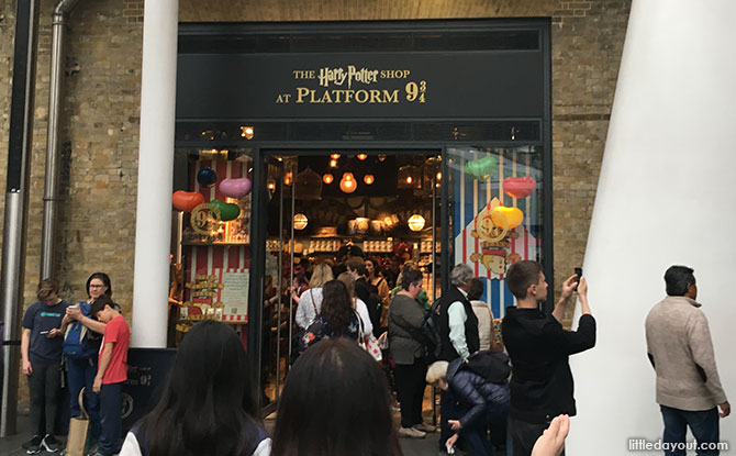 01-harry-potter-shop-kings-cross