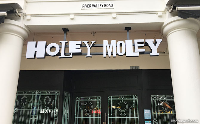 Holey Moley Clarke Quay, Singapore