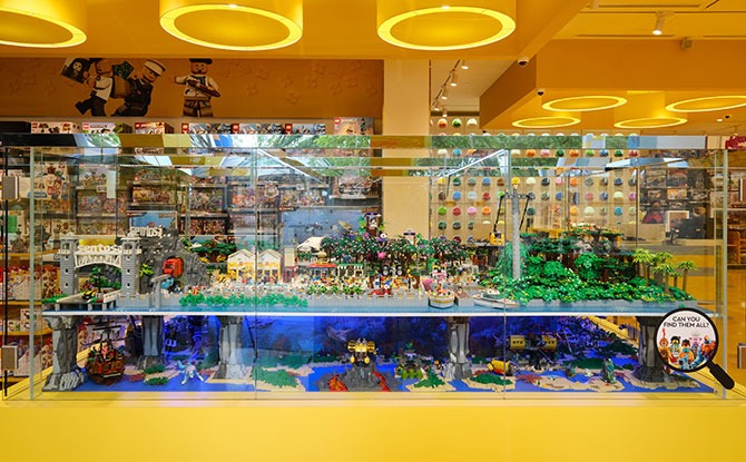 Two-level Diorama of Sentosa