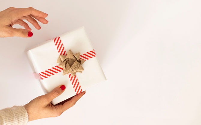 Pass the Gift Game Pass the Present Game Pass the Parcel