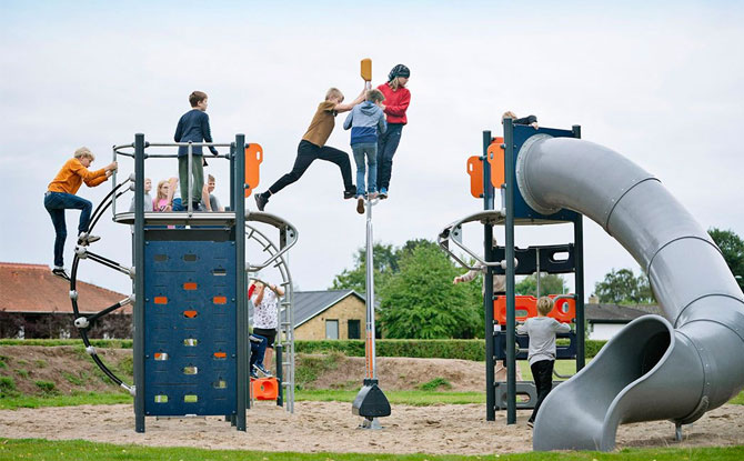 KOMPAN Pole Vault Playground