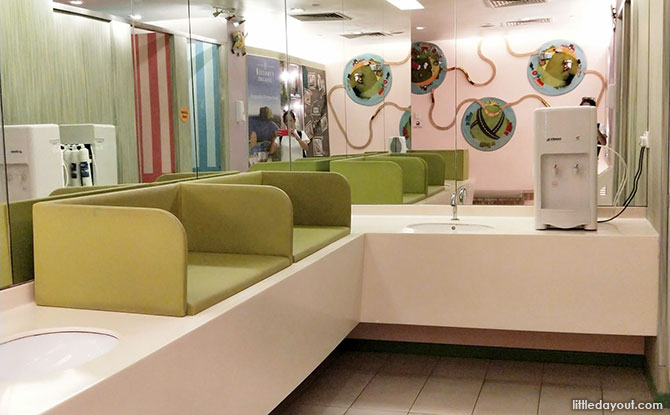 United Square Nursing Room United Square Nursing Room