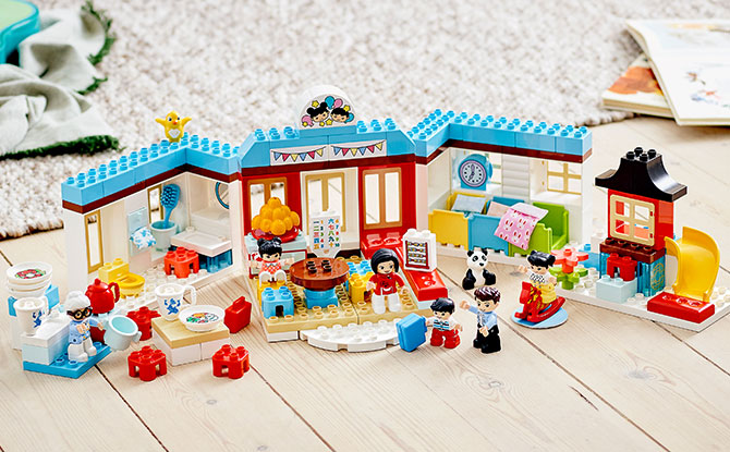 10943 - LEGO Duplo Happy Childhood Moments 1