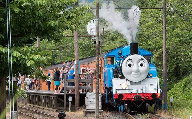 Thomas The Tank Engine Fans In Japan Get To Spend A Day Out With The Little Blue Locomotive