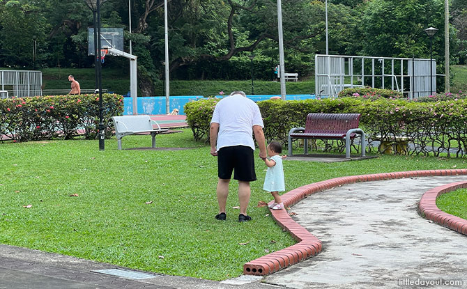 Eunos Petal Garden: Greenery And Large Open Spaces