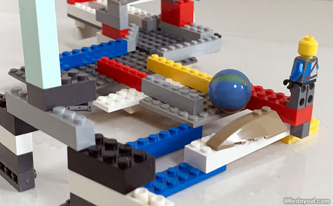 How to Build A LEGO Marble Rollercoaster