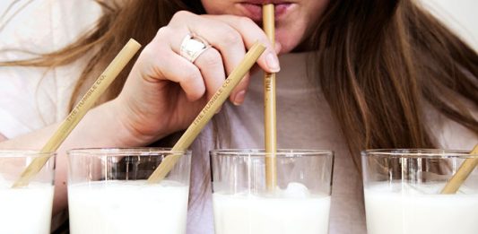A Quick Guide To Non-Dairy Milk Alternatives: Almond, Soy, Oat And More