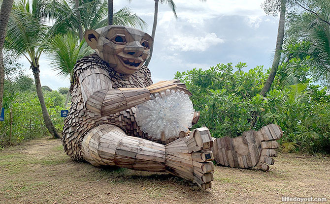 Explorers of Sentosa: Family Of Giant Sculptures By Thomas Dambo Appear At Palawan