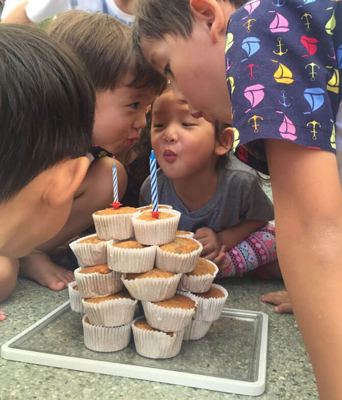 Muffin Pyramid Cake