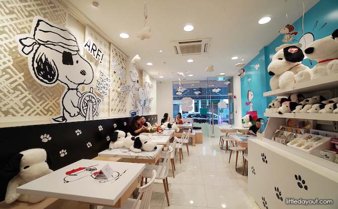 Snoopy Cafe Decor