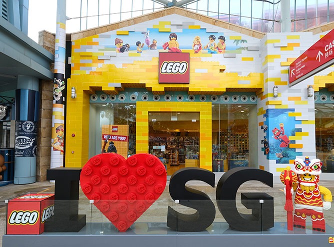Southeast Asia’s Largest LEGO Certified Store Opens At Resorts World Sentosa: Things To See & Do 1 Southeast Asia and Singapore's LEGO Certified Store