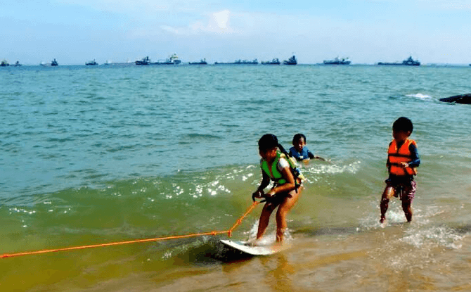 Tow Skim Boarding