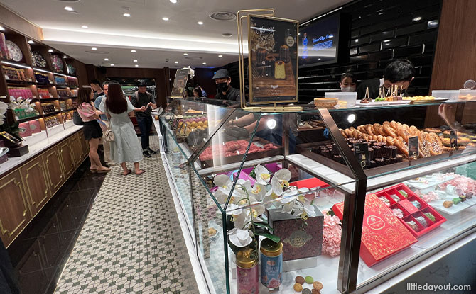 Enjoy Singapore's Best Flavours At Old Seng Choong's Bake-Off Concept Stores Enjoy Singapore's Best Flavours At Old Seng Choong's Bake-Off Concept Stores