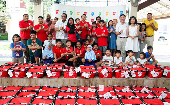 Share-The-Care: Families For Life Council Calls On Families To Support The Community’s Unsung Heroes 4 Packing the Share-the-Care baskets