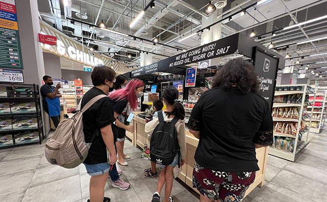 Xtra Fun: Little Day Out’s Family Adventure Quest at FairPrice Xtra - Make Your Own Nut Butter at FairPrice Xtra VivoCity