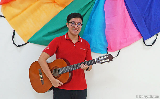 Mr Aloysius Chia teaches Creativity & Theatrical Strategies, NeuroMooves and Music for the Mind at MindChamps PreSchool Serangoon.