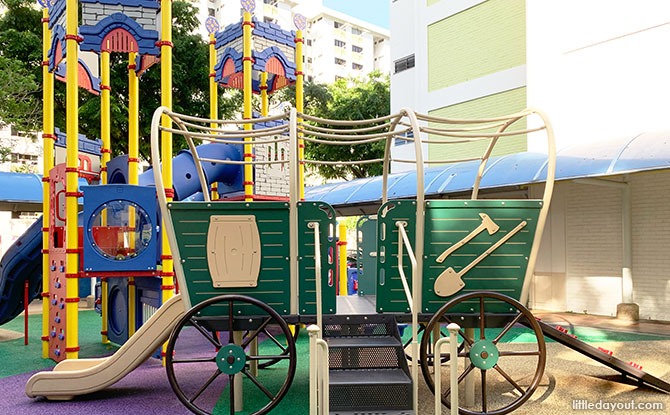 04-castle-wagon-playground Clementi Castle & Wagon Playground: Climb Aboard & To The Top