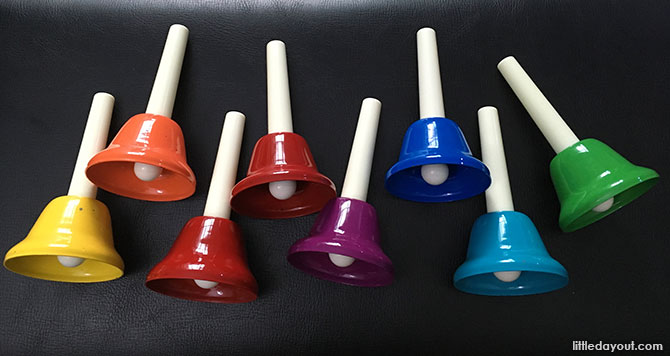 Learn how to play Baby Shark together as a family using these colourful hand bells!