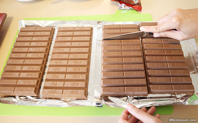 Divide the KitKat Milk Chocolate