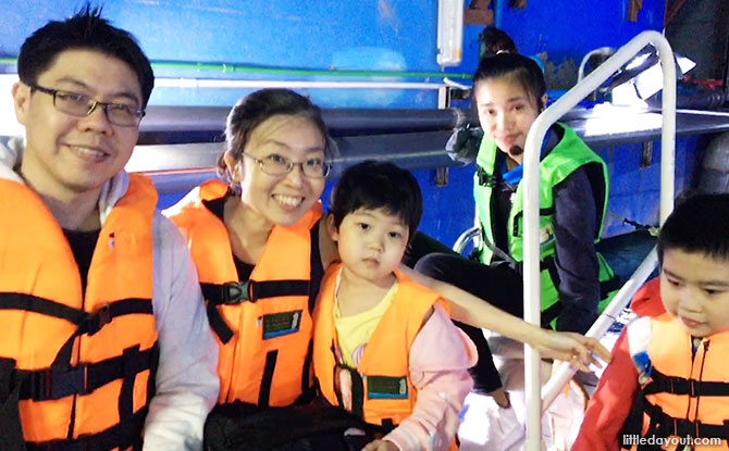 Sea Life Bangkok Ocean World: Exploring Life Beneath the Waters & Riding On Glass-Bottom Boat!