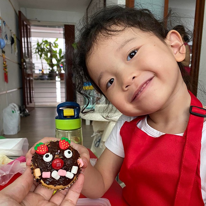 A Precious Christmas to Share: Little Day Out x FairPrice Family Christmas Food Crafting Virtual Class - Rudolph Butter Cupcakes