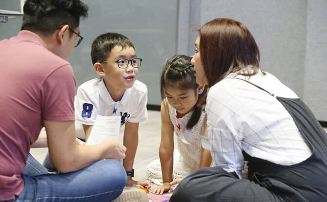 What Are The Online Risks Facing Children 8 to 12? We Ask A Digital Literacy Educator What Are The Online Risks Facing Children 8 to 12? We Ask A Digital Literacy Educator