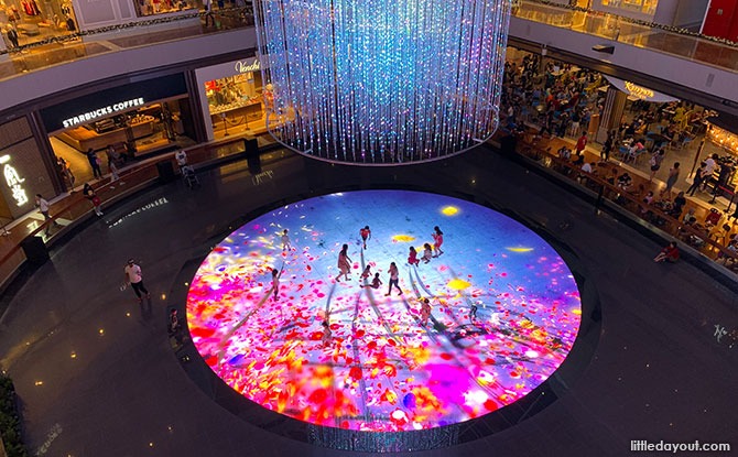 Digital Art by teamLab - Mini Light Show