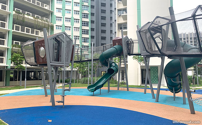 Tampines Green Foliage Playground: Super-Long, Netted Tunnel & Elevated Huts