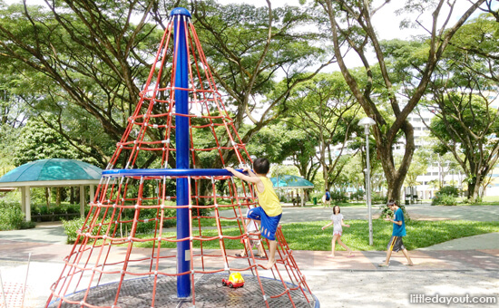 Merry Go Round - Yishun Park