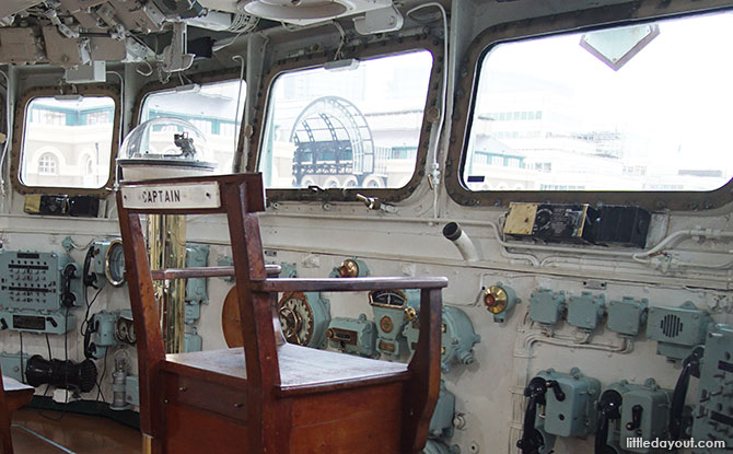 Take a photo on the Captain’s chair