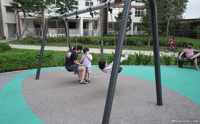 Anchorvale Plain Playground Swing