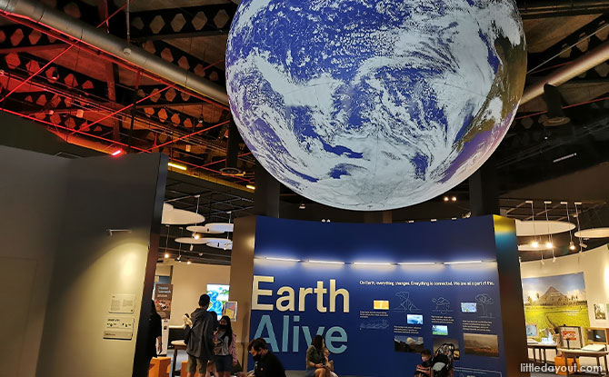 Earth Alive, Hall B