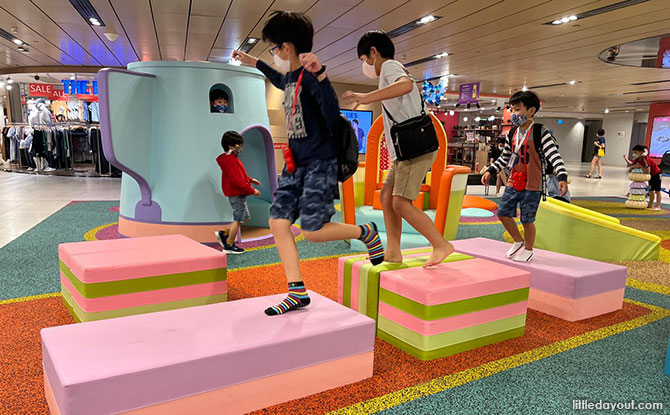 Kueh benches, Changi Airport Terminal 3 B2 Playground