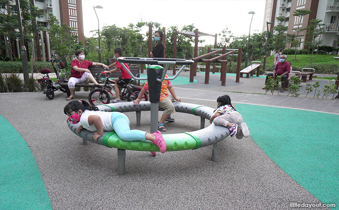 Anchorvale Plain Playground spinning