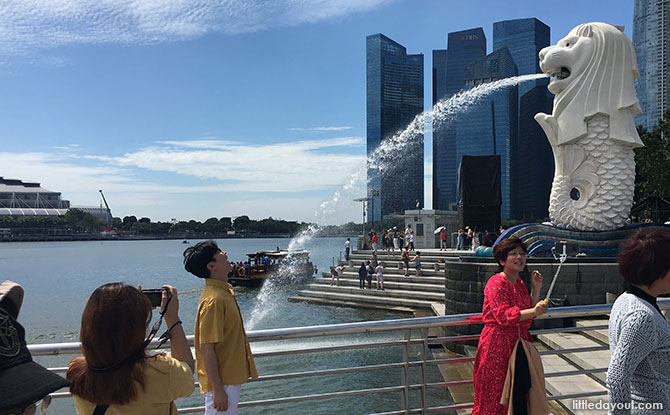 Merlion Park pose