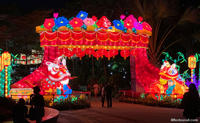 River Hongbao Welcome Arch