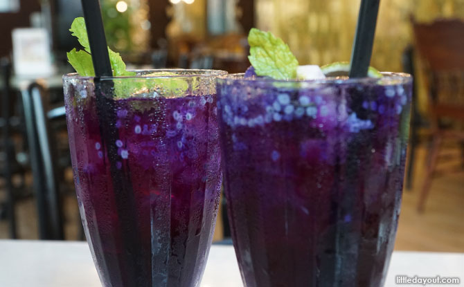 Butterfly pea flower drink