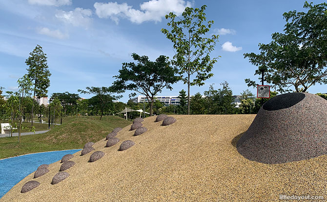 Ang Mo Kio Linear Park Playground Features