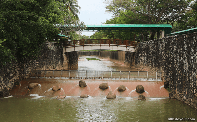 Water flowing in to Pang Sua Pond