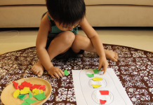 Bite-sized Parenting: Fun and Easy Toddler Playdate Ideas 10-trafficlight
