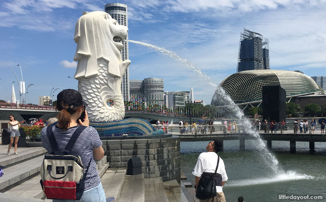 Merlion pose